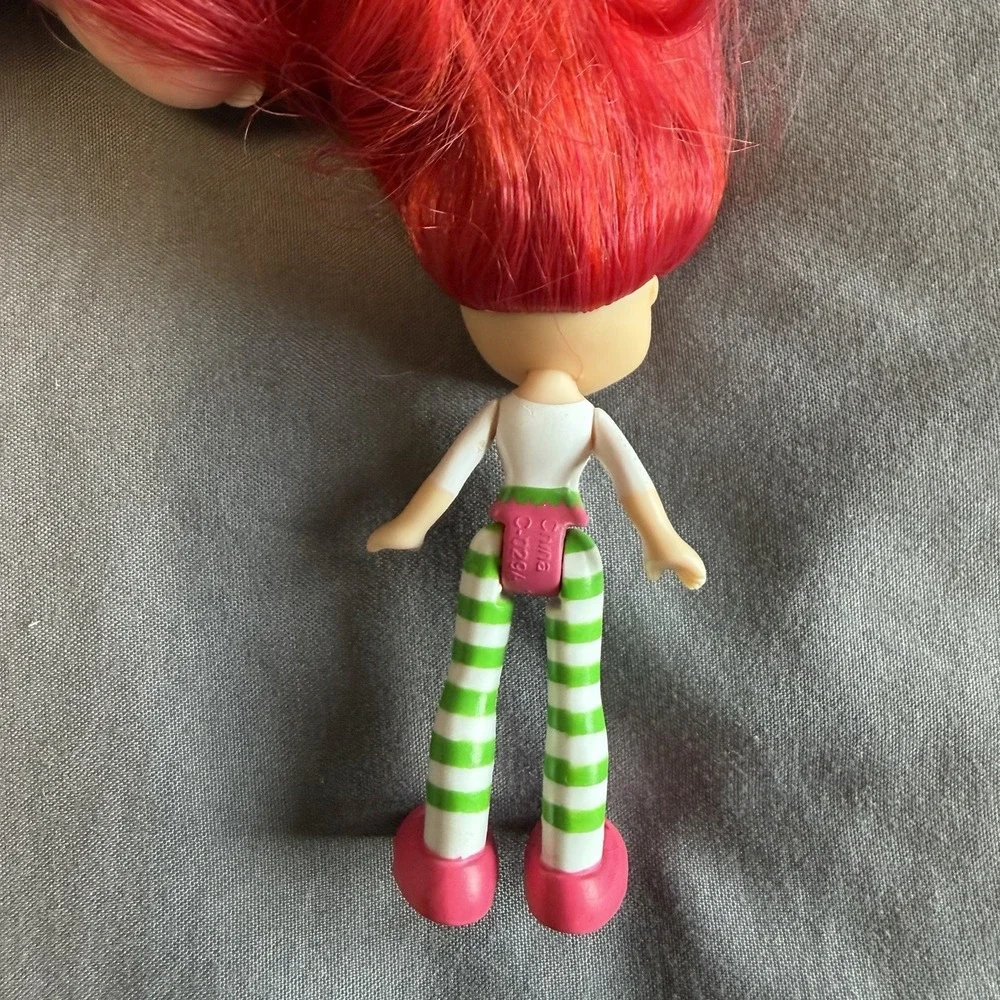 2008 Strawberry Shortcake 3" Doll Kidcore Retro Plastic Dress Fun Collectible - Picture 3 of 11